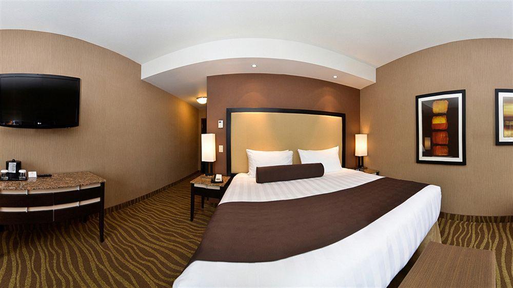 Best Western Premier Freeport Inn Calgary Airport Экстерьер фото