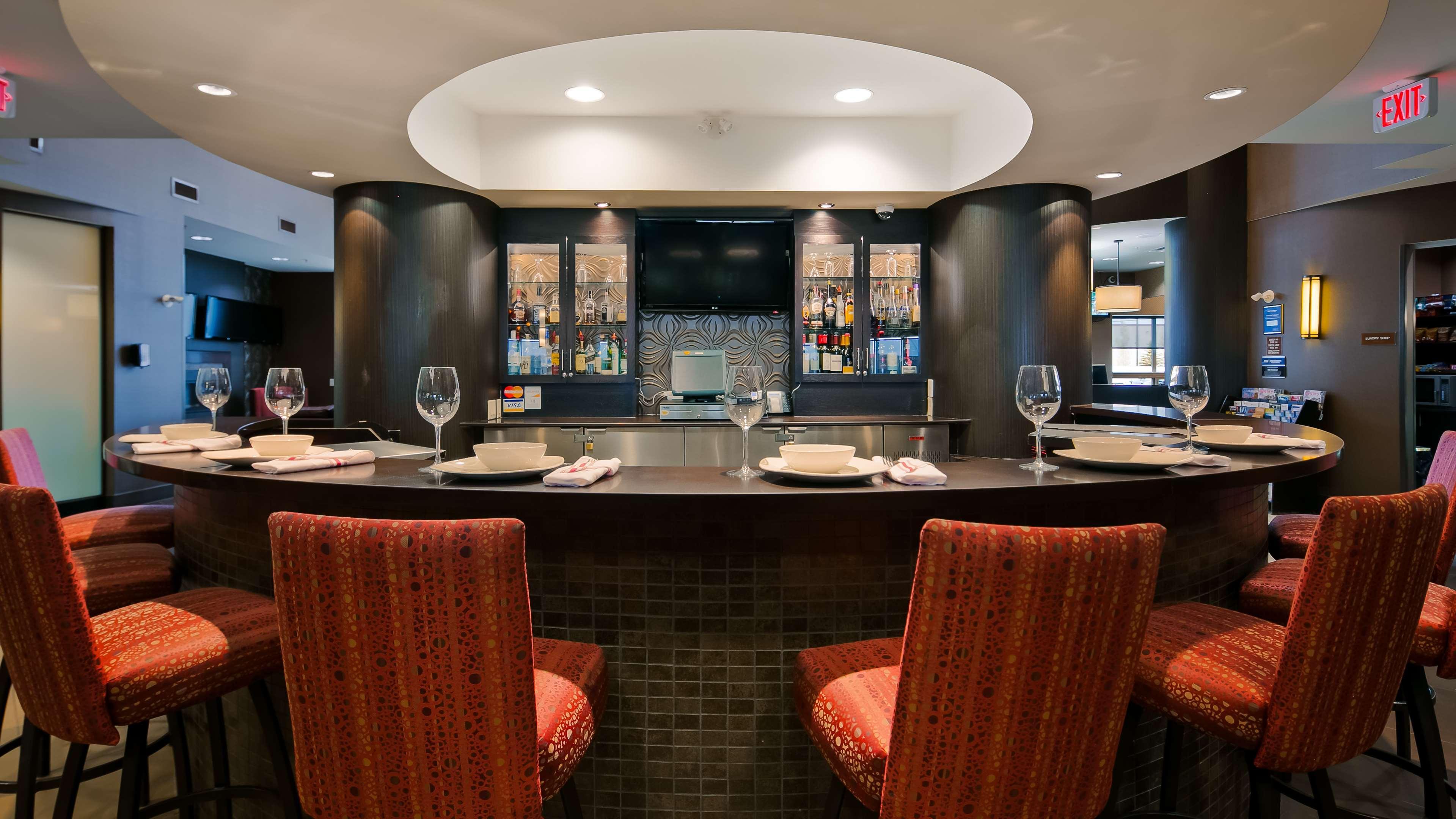 Best Western Premier Freeport Inn Calgary Airport Экстерьер фото