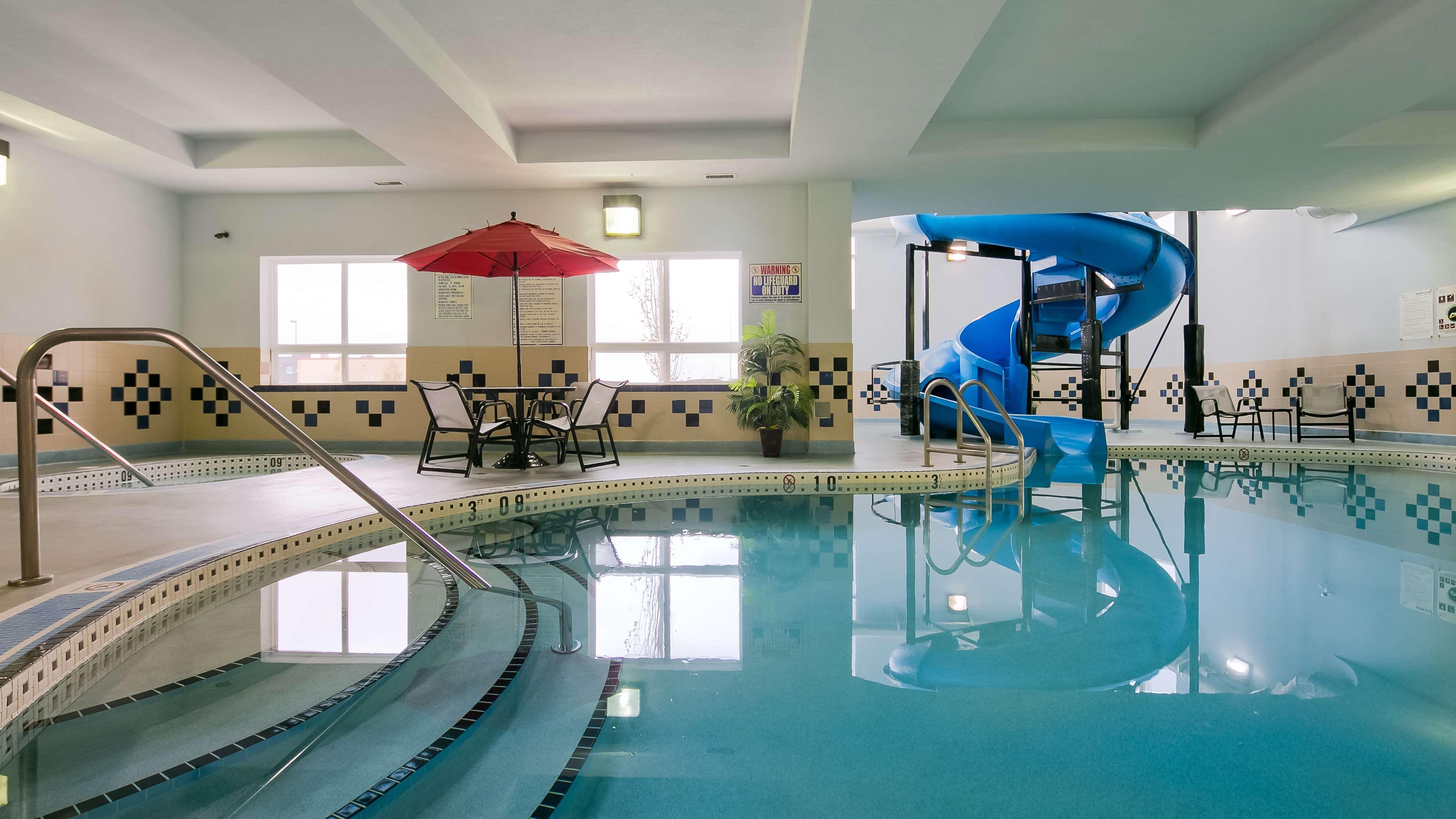 Best Western Premier Freeport Inn Calgary Airport Экстерьер фото