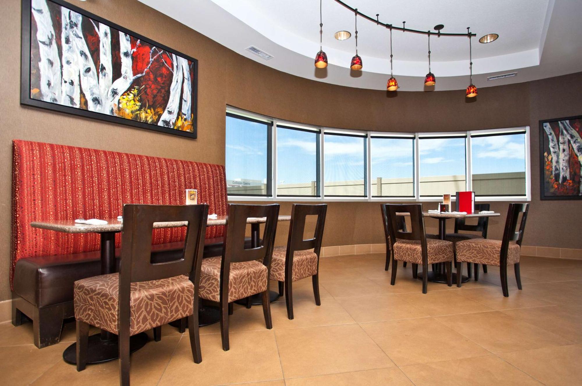 Best Western Premier Freeport Inn Calgary Airport Экстерьер фото