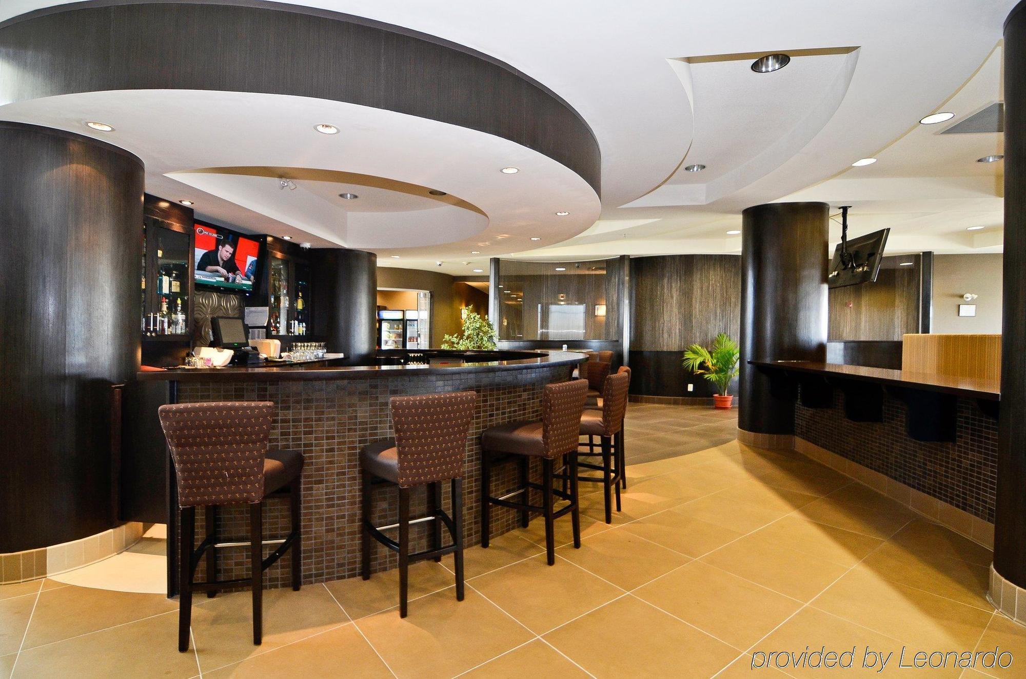 Best Western Premier Freeport Inn Calgary Airport Ресторан фото