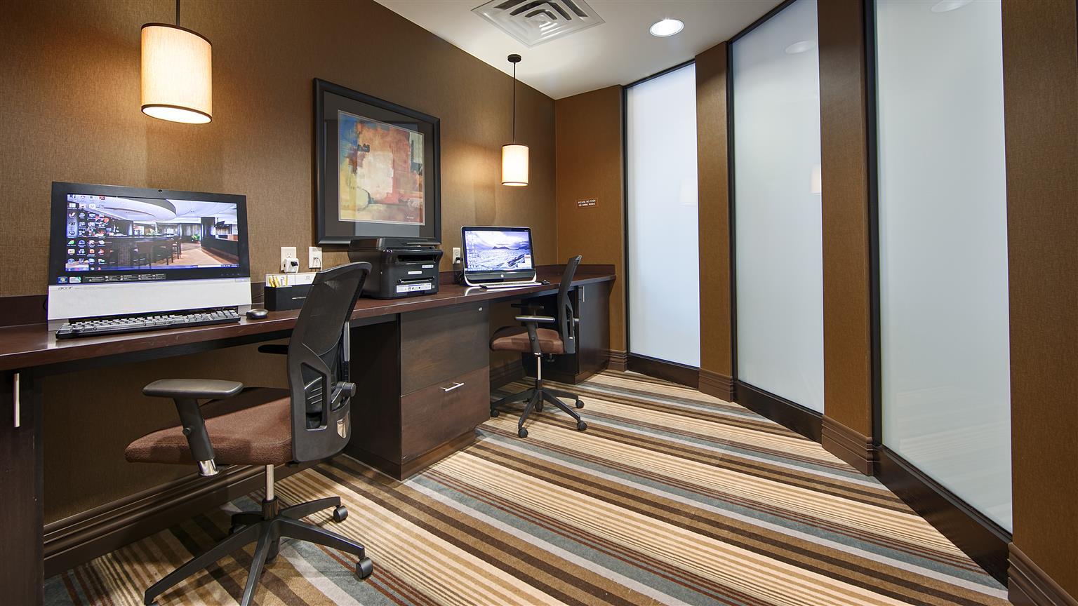 Best Western Premier Freeport Inn Calgary Airport Экстерьер фото