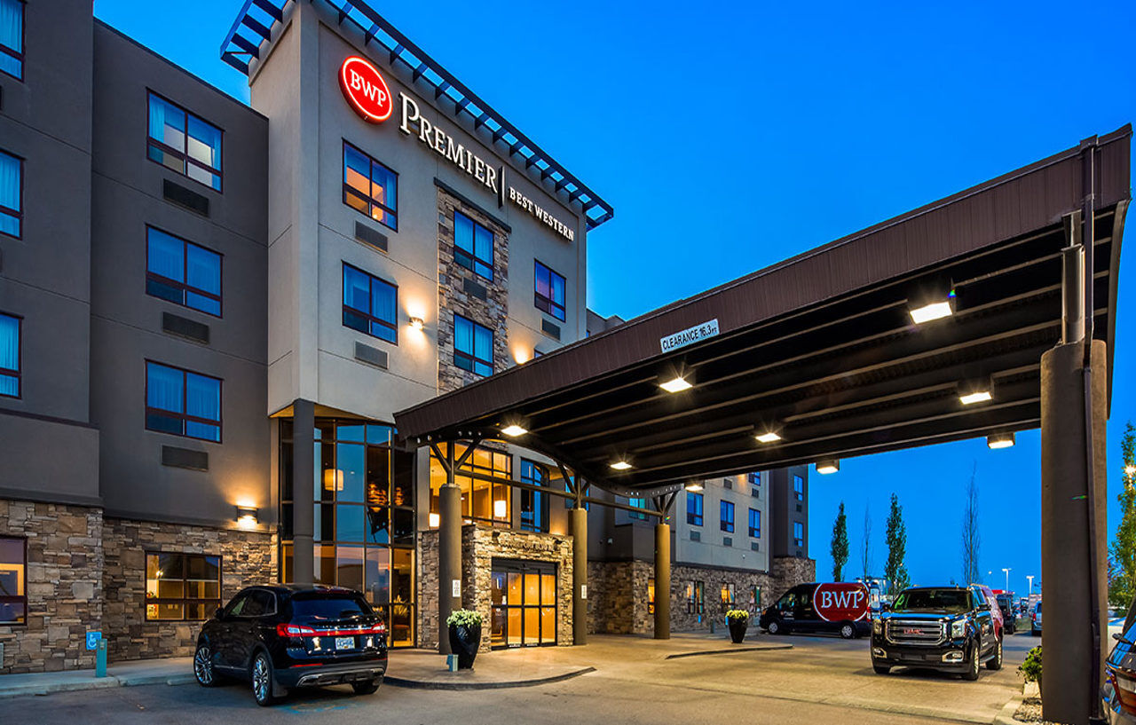 Best Western Premier Freeport Inn Calgary Airport Экстерьер фото
