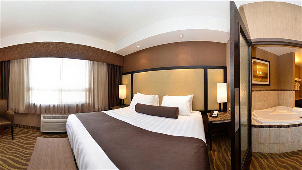 Best Western Premier Freeport Inn Calgary Airport Экстерьер фото